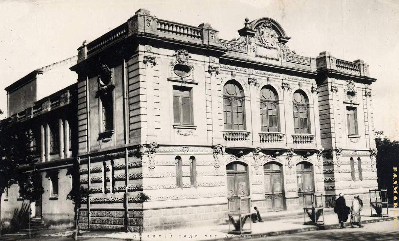 Saida 511- Theatre COLLECTION DES AMIS DE ND DE SANTA CRUZ.jpg